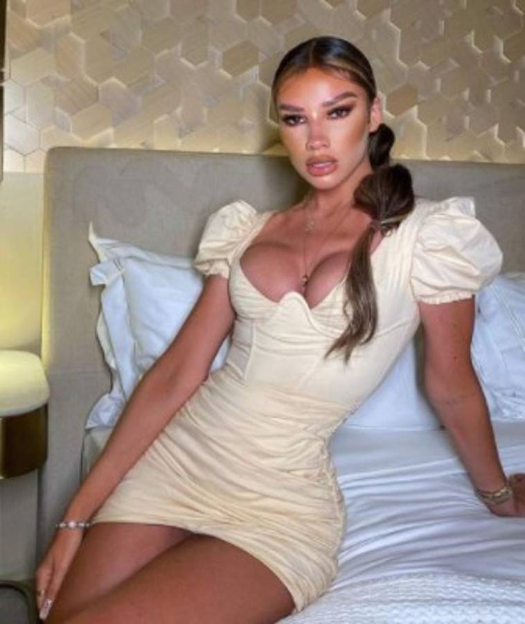 Su novia lo deja por un increíble motivo y el crack busca pareja en una aplicación porque está dolido