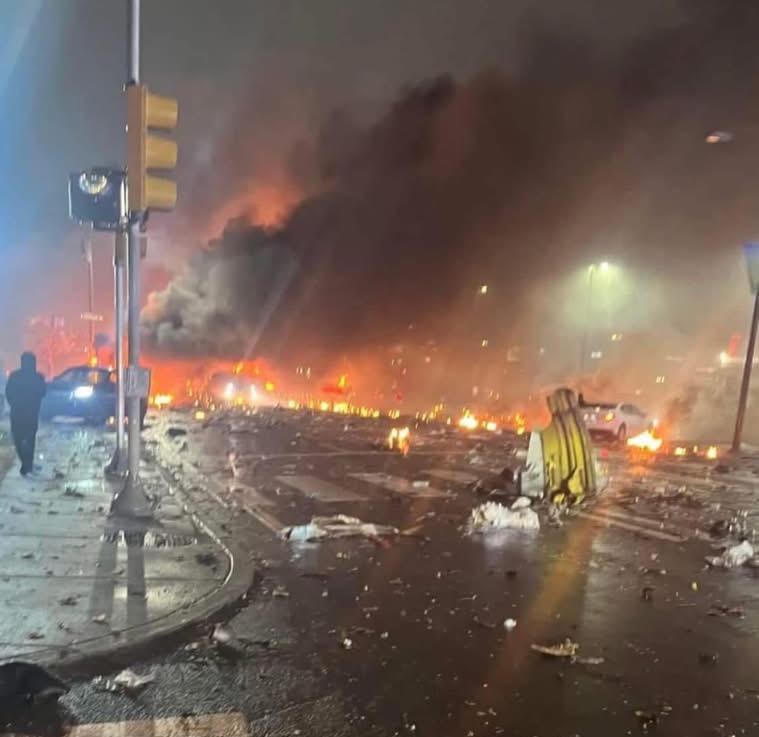 ¡Nueva tragedia! Un avión cae en zona residencial en Filadelfia, se reportan casas quemadas y varios muertos