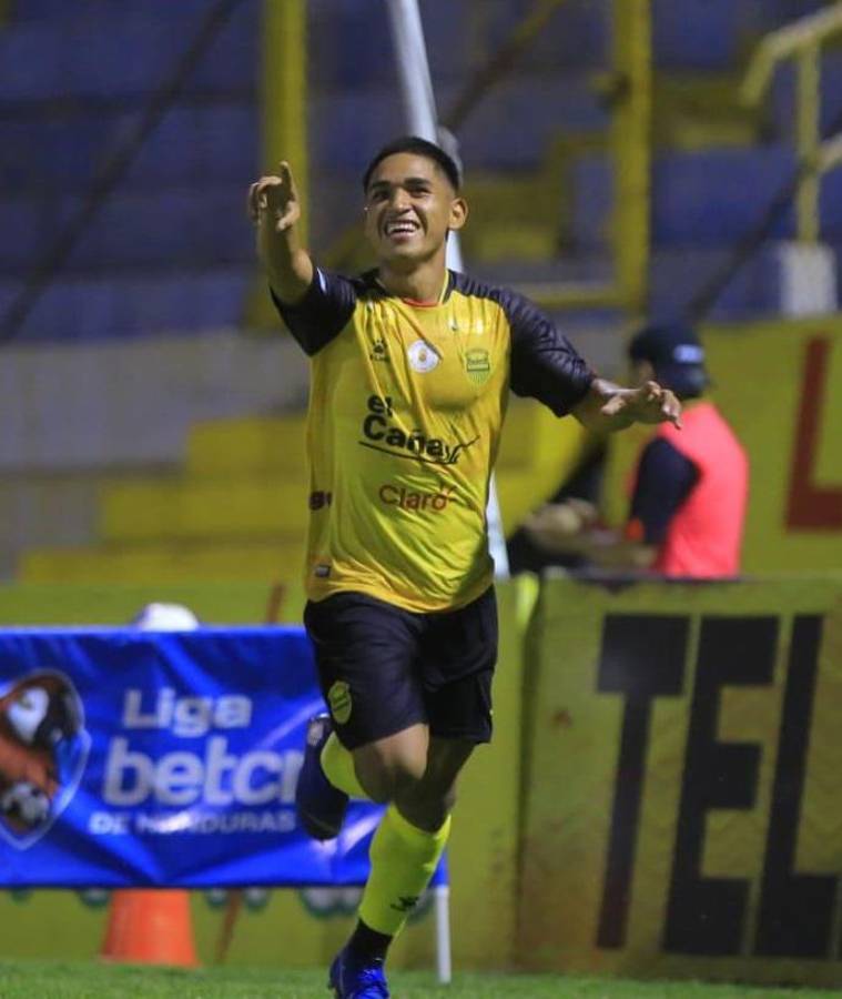 FICHAJES: Espinel conoció respuesta de Olimpia, nombres para DT de Honduras y Troglio se lo quiso llevar a Argentina