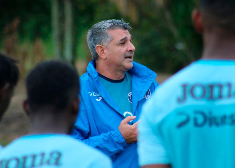 Así fue el primer entrenamiento de Diego Vázquez en su vuelta a Motagua; charla ¿y quién estuvo como su asistente?