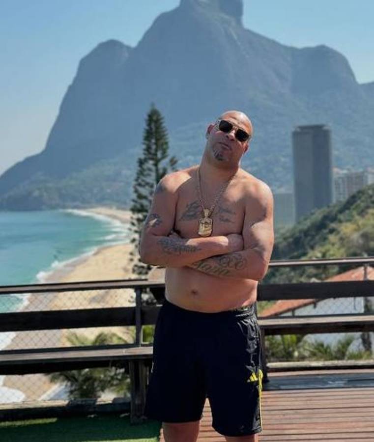 Desgarradora carta de Adriano y revela por qué sigue viviendo en las favelas: “Bebo cada dos días y los otros días, también”