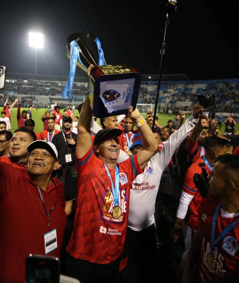 Pedro Troglio ha sido campeón en todos los torneos que ha dirigido en la Liga Nacional de Honduras (6).