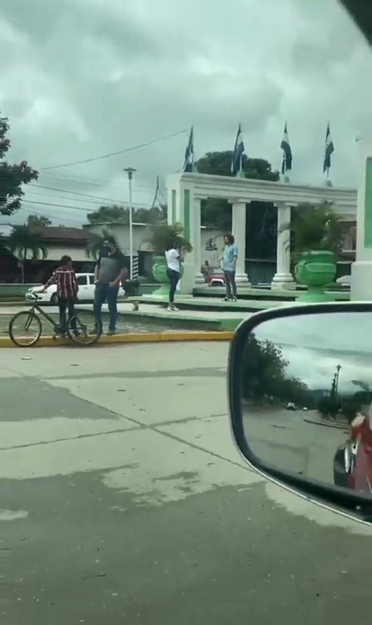 ¡Escoltado, aclamado y visitó cuatro ciudades! Así vivió el youtuber mexicano Luisito Comunica su primer día en Honduras