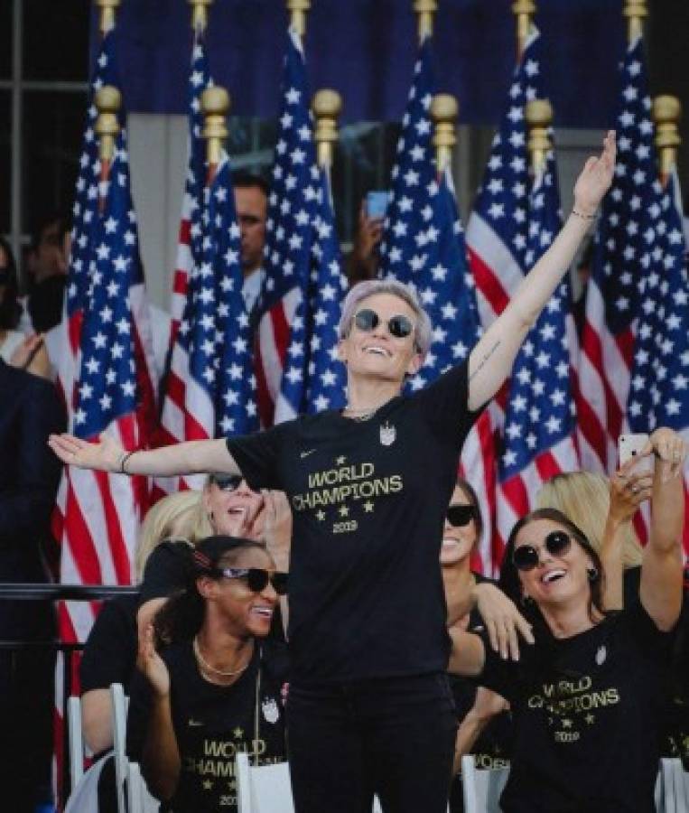 Espectacular y 'polémico' desfile en Nueva York para celebrar con la selección femenina de USA