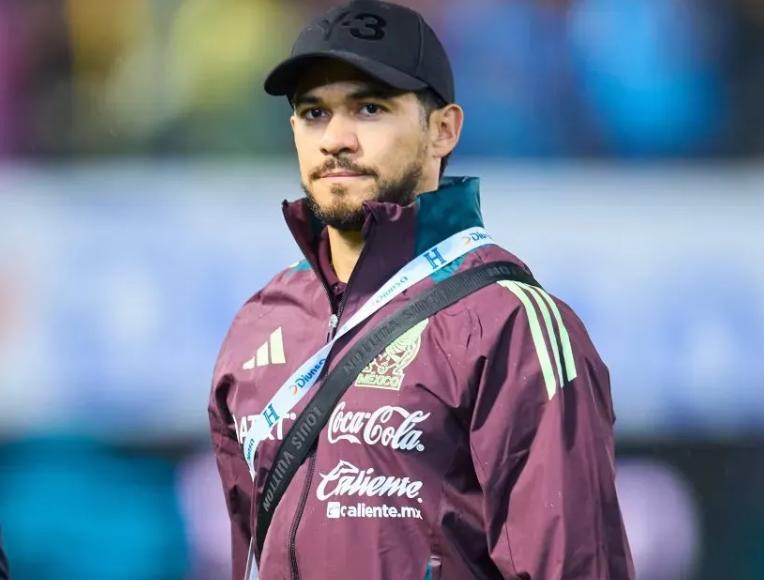 Sin minutos: Henry Martín estaría “molesto” por su situación en la selección mexicana.
