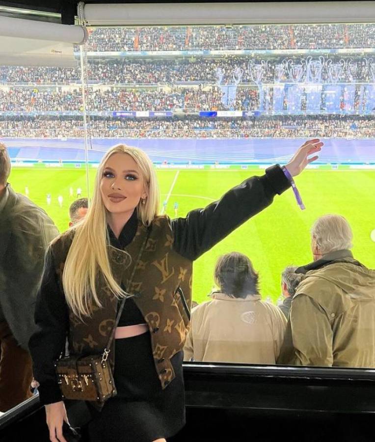 Karoline Lima, la sensual novia de crack del Real Madrid que dejó con la boca abierta a todos en el Bernabéu