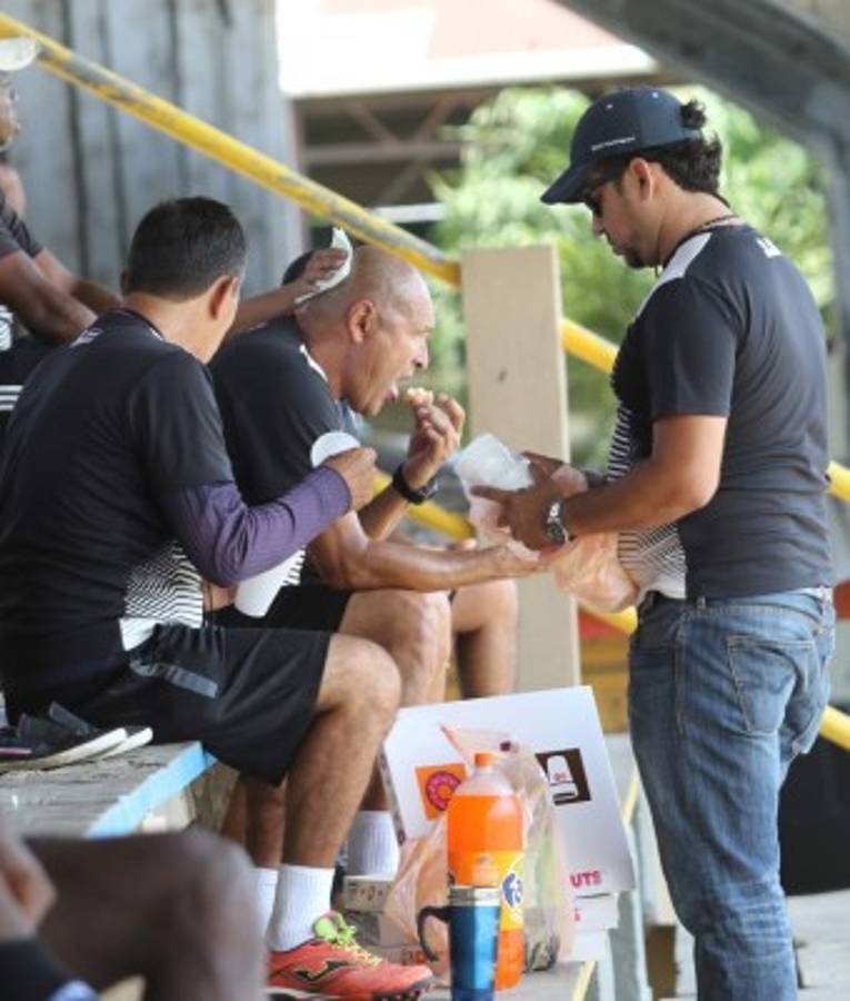 Baleadas, autógrafos y sudor: Así ha sido la semana de Honduras Progreso y Motagua