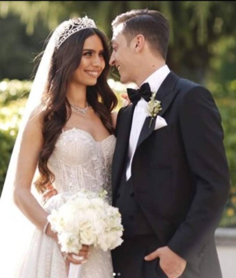 Así es la millonaria vida de Mesut Özil pese a ser marginado en el Arsenal: Autos y su mansión