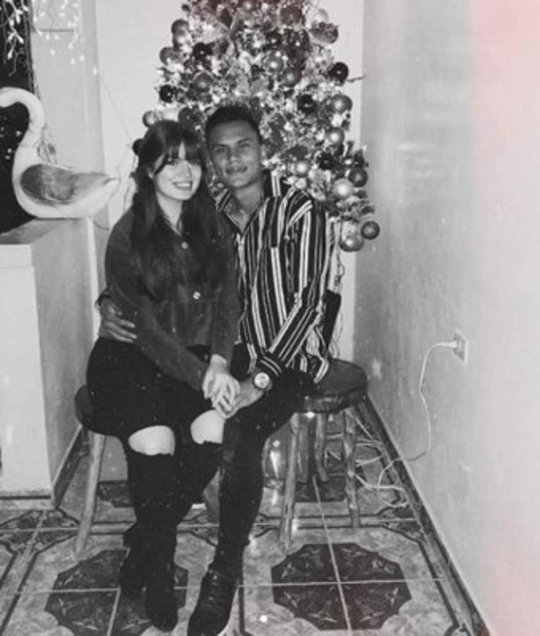 Conoce a Iving Bruni, la hermosa pelirroja que se robó el corazón de Denil Maldonado