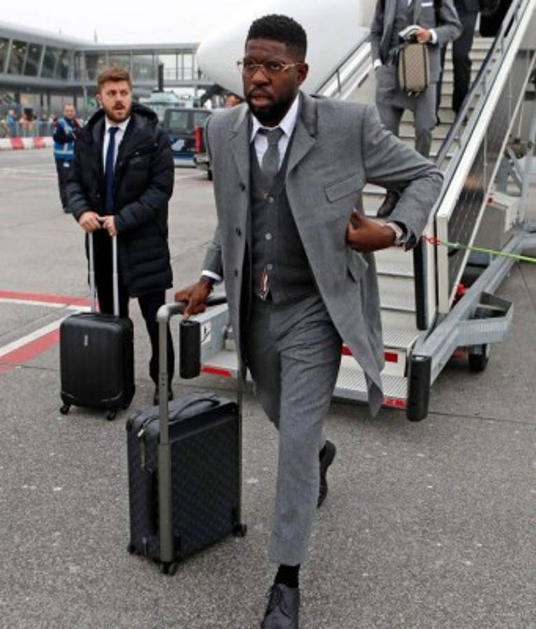 ¡Que elegancia! Así fue la llegada del Barcelona a Holanda para su partido ante PSV