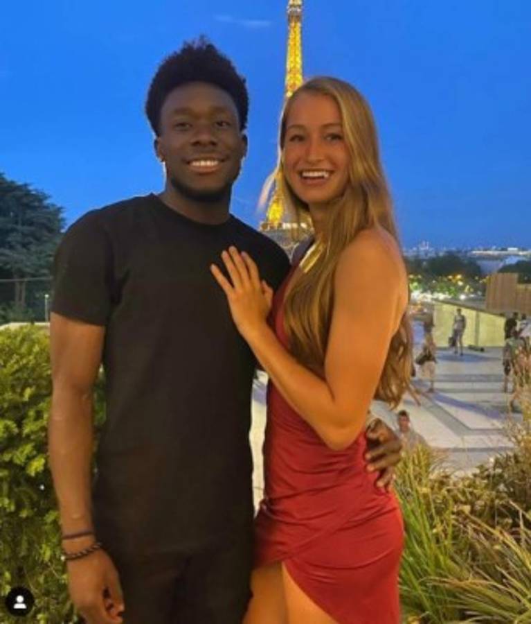 La sexy mujer de la gran estrella de Canadá: Víctima de racismo con su novio y juega en el PSG
