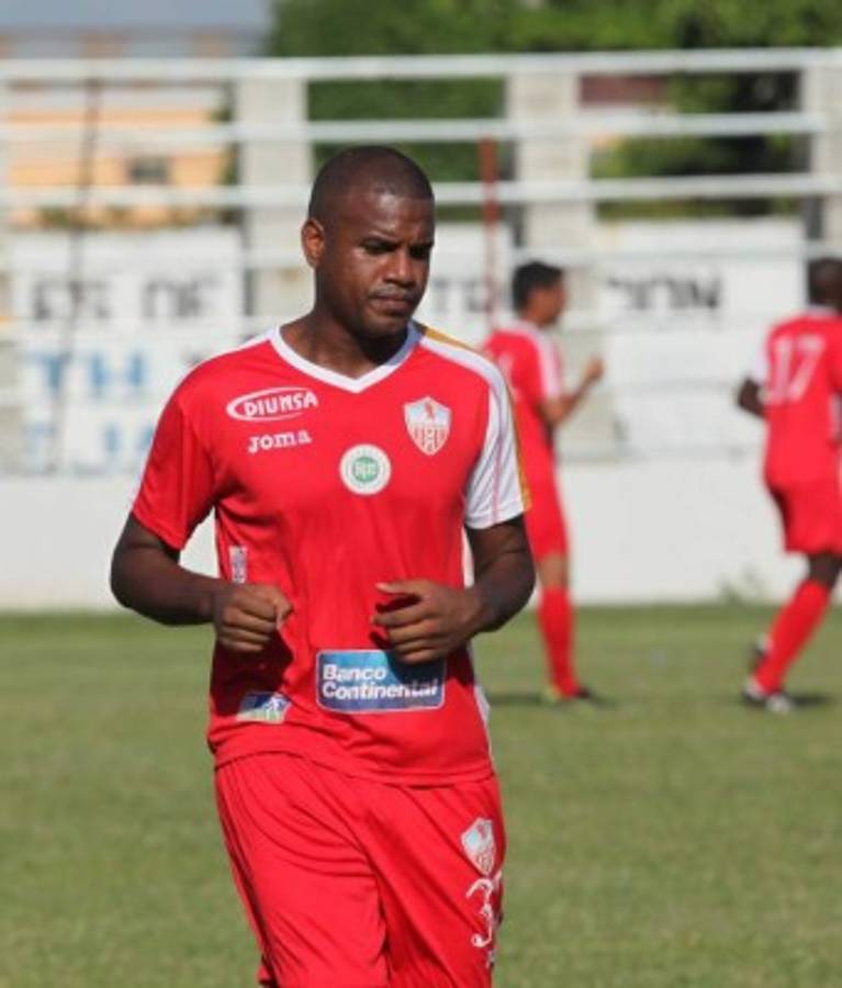 Estrellas del fútbol hondureño que se retiraron en el olvido