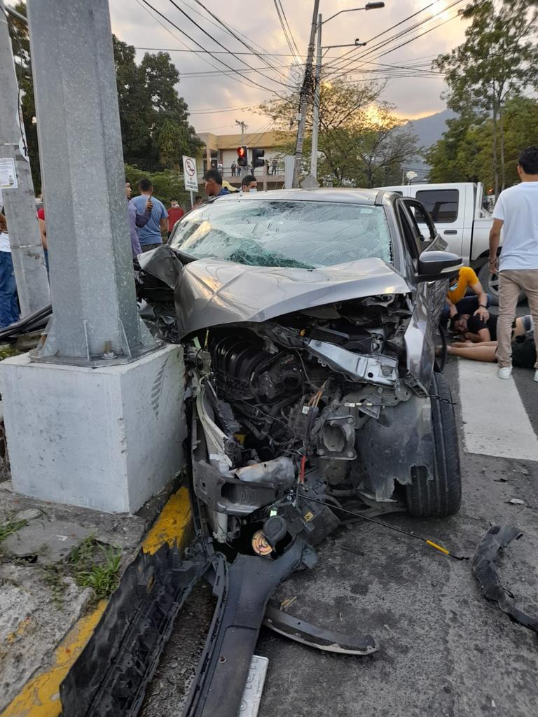 No lo viste en TV: Las hermanas que son novias de dos figuras de Olimpia, el llanto de futbolistas de Real España y la ‘gaseada’ a los albos