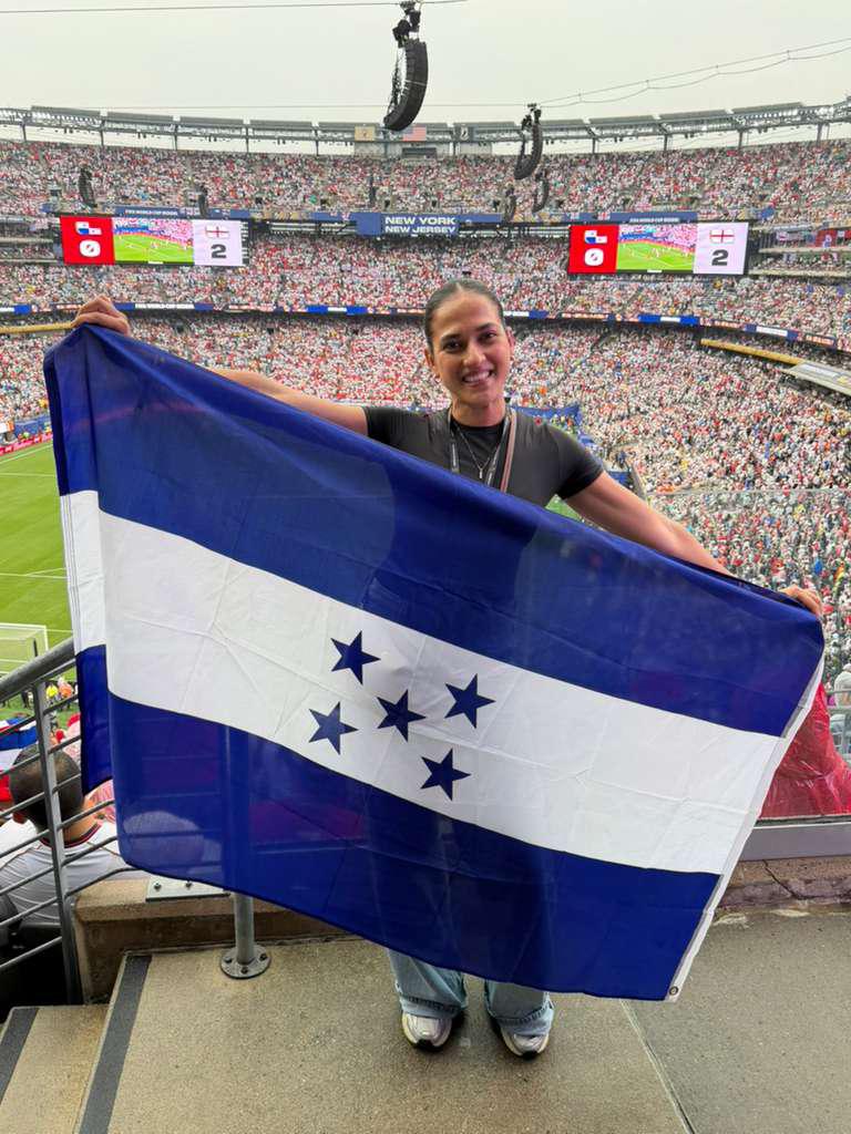 El desconsuelo de Panamá, así fue captado Beckham y una linda hondureña