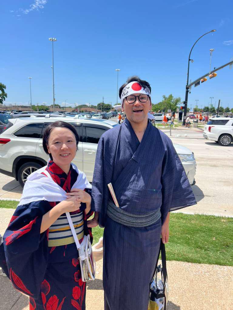 Ambientazo en Dallas: las preciosuras de Países Bajos y locura de Japón