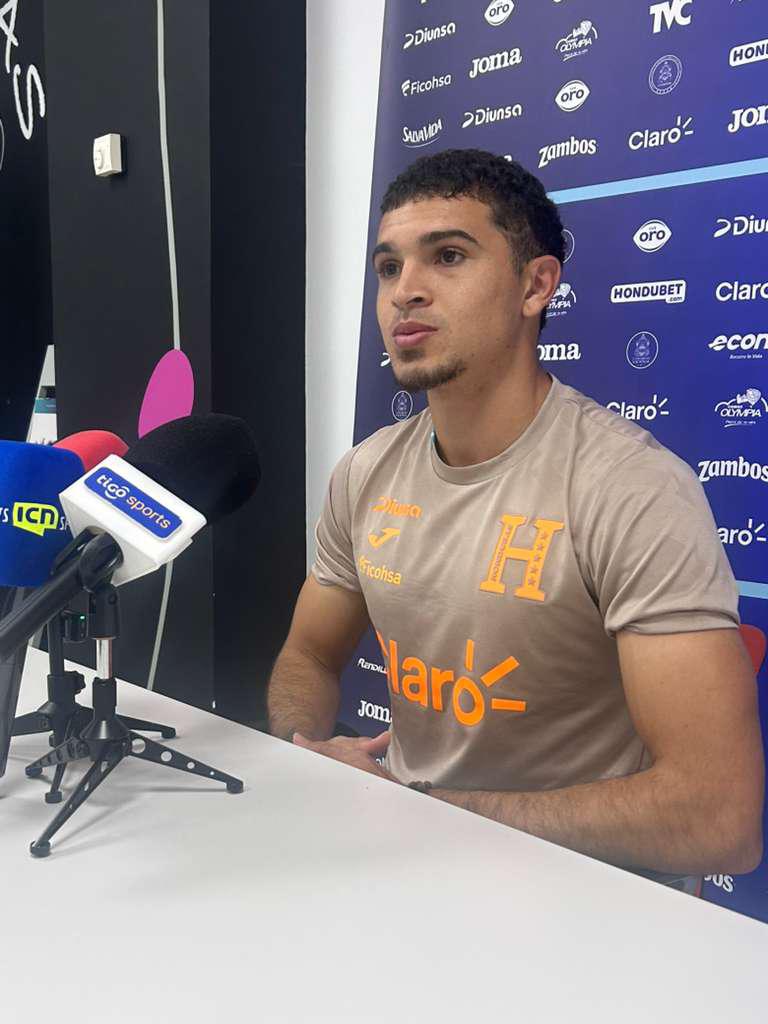 Erick Puerto estuvo en conferencia de prensa y comentó como es la metodologia de José Francisco Molina. Foto: Eduardo Solano.
