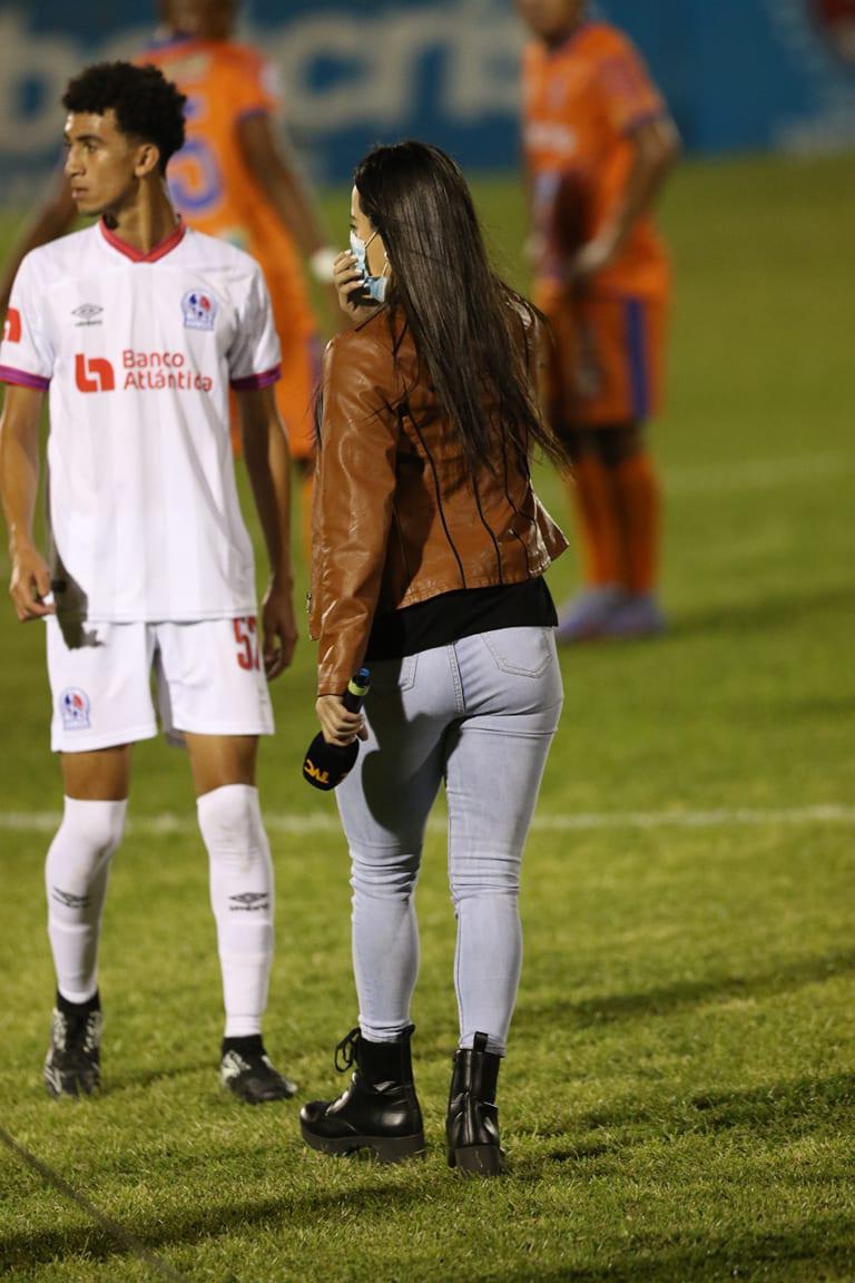 No se vio en TV: La jefa de mercadeo del Vida deslumbra, el festejo de los cocoteros y belleza en los estadios
