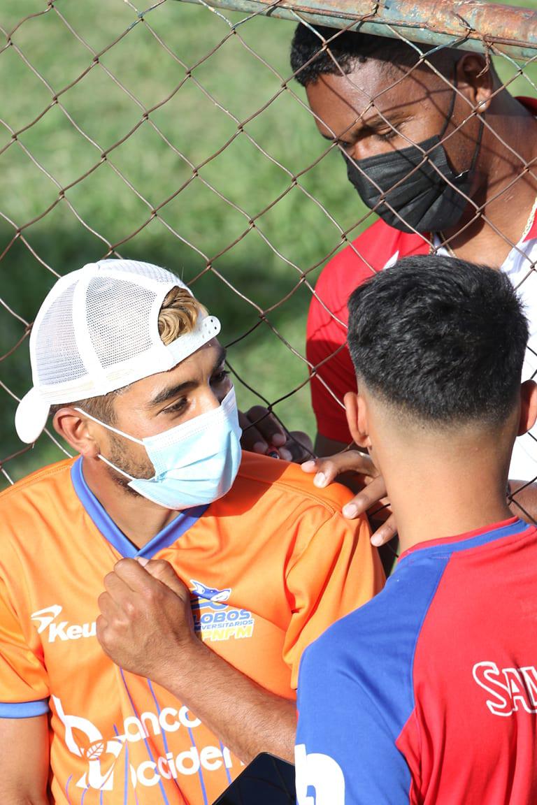 No se vio en TV: La jefa de mercadeo del Vida deslumbra, el festejo de los cocoteros y belleza en los estadios