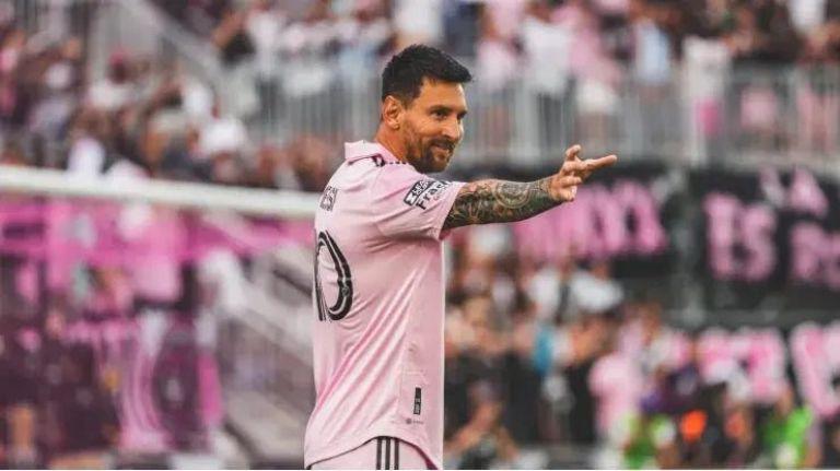 Desde Messi hasta Alberth Elis: Las espectaculares celebraciones de futbolistas imitando a Súper Héroes