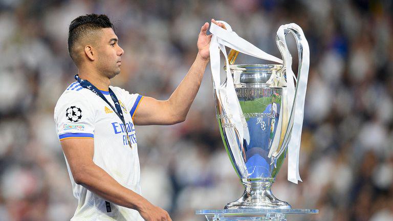 Casemiro levantó cinco Champions League con Real Madrid, las mismas que tiene Barcelona en toda su historia.