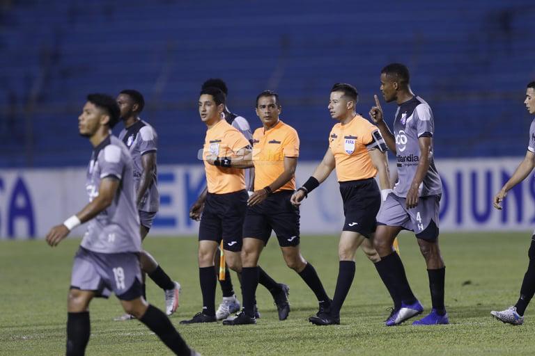 La triste imagen de la Tota Medina en su debut con Motagua, la preocupación de Keosseián y en Real España todo es felicidad