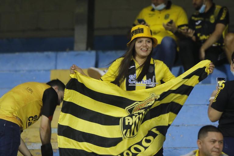 Las chicas de rosa: Las bellezas que nos dejó la jornada 12 de la Liga Nacional de Honduras ¡para enamorarse!