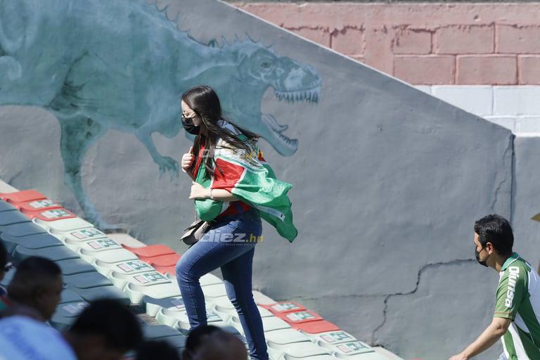 El Yankel Rosenthal se calentó por la goleada: Keosseián se enfrenta con aficionados que también arremeten contra el portero Denovan Torres