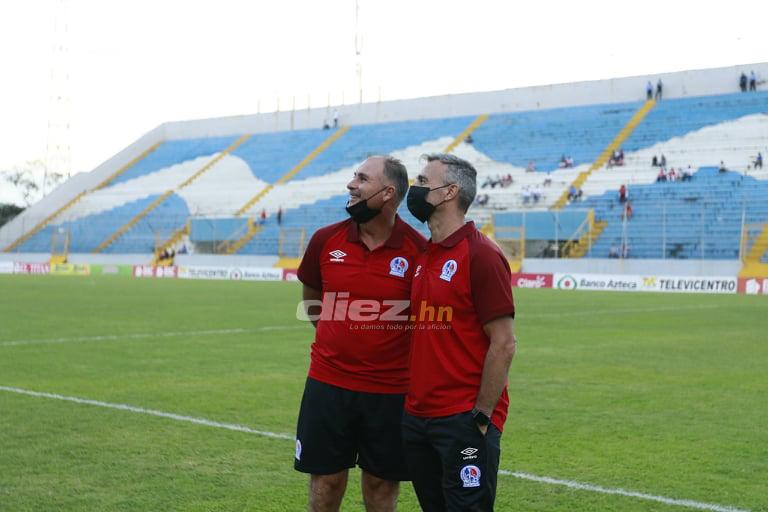 La primera vez de Pablo Lavallén en el Morazán: Así fue llegada de Olimpia al estadio para su debut; hay tres futbolistas positivos de Covid-19