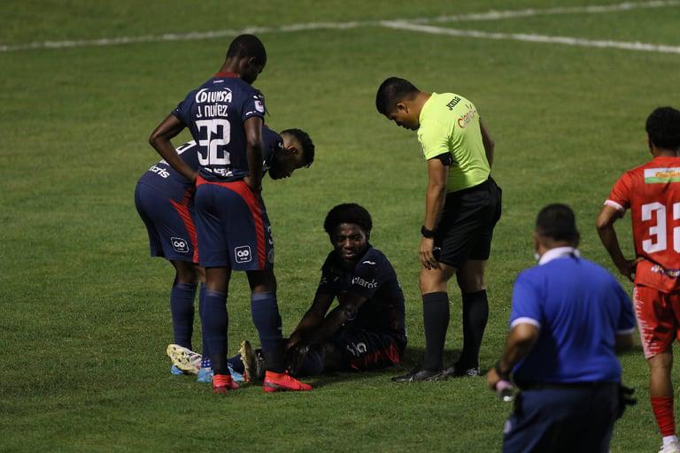 Por lesión: Cristopher Meléndez es duda para el primer juego de repechaje ante Vida