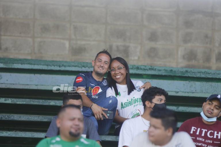 ¿Quién era la chica de negro en el Nacional? Belleza, colorido y lo que comía la Tota Medina en pleno juego Platense-Motagua