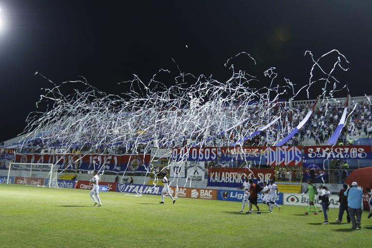 El cariñoso abrazo entre Lavallén y Diego Vázquez, Beckeles y su nueva víctima con sus besos y los eufóricos festejos de Moreira y Moya