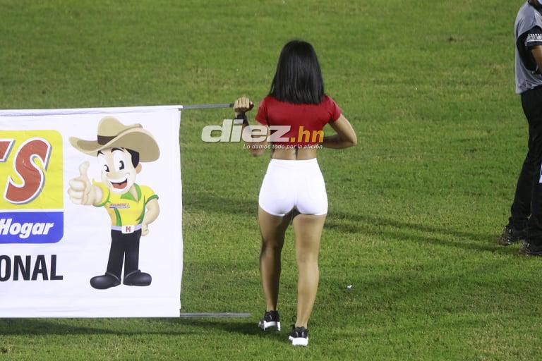 ¡Hermosas chicas y color! La Ceiba se viste de fiesta para el juego juego Vida vs. Olimpia