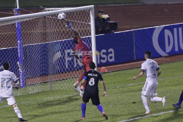 La tristeza de Honduras en su último juego eliminatorio en casa, el intercambio de camisetas y la celebración de México en San Pedro Sula