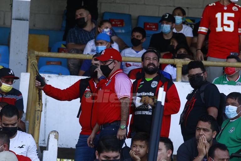 Olimpistas y marathones invadieron el Morazán: El bonito ambiente que se vivió para el clásico nacional