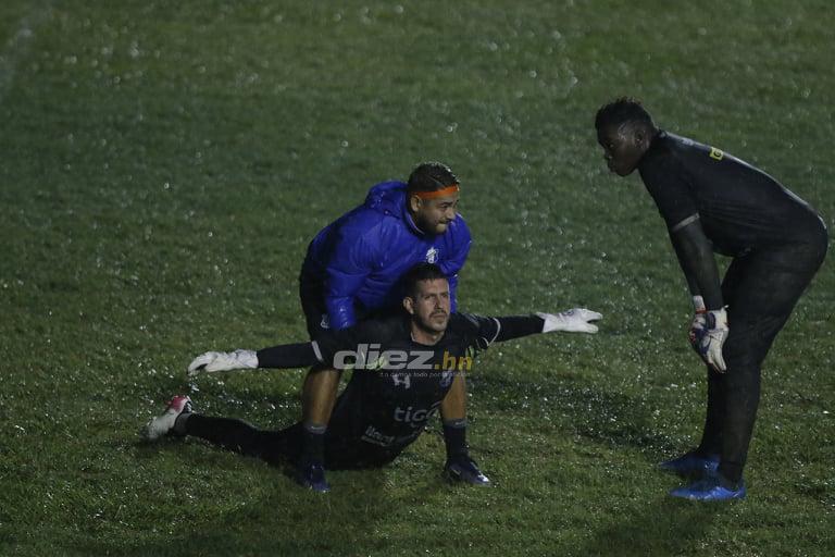 No lo viste en TV: La inesperada fotógrafa esposa de futbolista, la felicidad de Real España y Motagua; Pablo Lavallén sufrió desde el palco