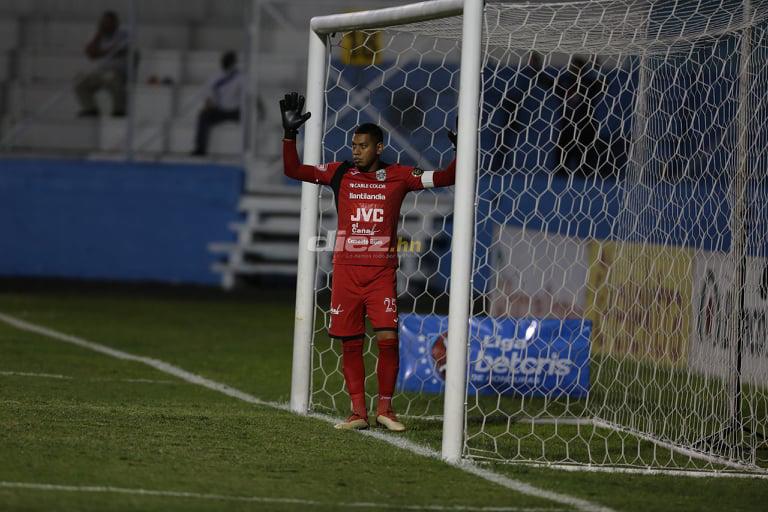 Abrazos, protesta y furia en Marathón: Las imperdibles fotos que deja la jornada 8 de Liga en Honduras