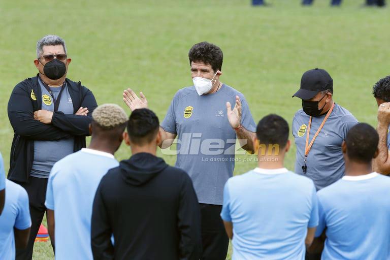 Así fue el primer día de Héctor Vargas con Real España; los ‘regalos’, el café, sus ayudantes y la charla