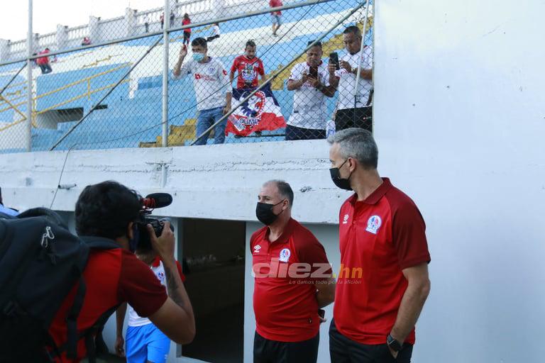 La primera vez de Pablo Lavallén en el Morazán: Así fue llegada de Olimpia al estadio para su debut; hay tres futbolistas positivos de Covid-19