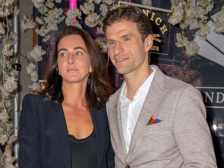 Thomas Muller rompe con su esposa tras 17 años juntos: se reveló el motivo