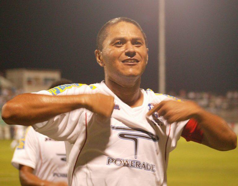 ¿Quién es el rey? El Top 16 de los futbolistas con más títulos en la historia de la Liga Nacional de Honduras