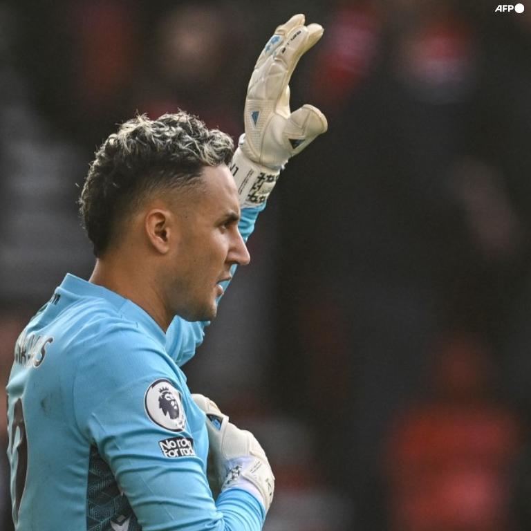 Duro golpe en la cara, nuevo dorsal y termina MVP: Así fue el dulce debut de Keylor Navas en la Premier League (FOTOS)