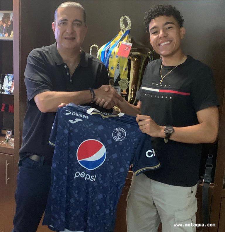 EL MERCADO: Dejó Olimpia y fichó por Motagua; Pedro Troglio tiene nuevo lateral y Olancho FC se sigue reforzando