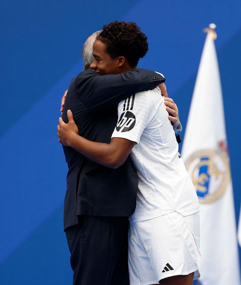 La emotiva presentación de Endrick en Real Madrid: la razón de sus lágrimas y así fue captada su hermosa novia