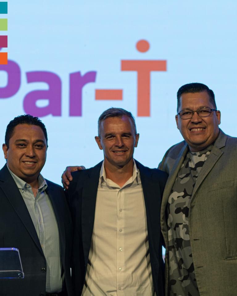 Pablo Lavallén asiste a Iglesia en Tegucigalpa y confiesa su conmovedor testimonio de vida tras perder a su madre