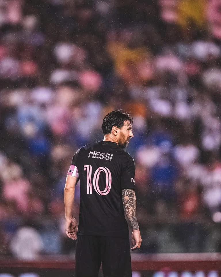 Afición hondureña comparte las mejores fotografías que le tomó a Messi en el estadio Olímpico de San Pedro Sula