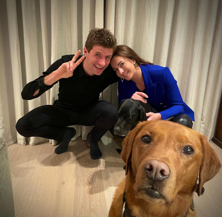 El insólito negocio de Thomas Müller: acusado de maltrato animal por dejar que sus caballos tengan “actos sexuales antinaturales”