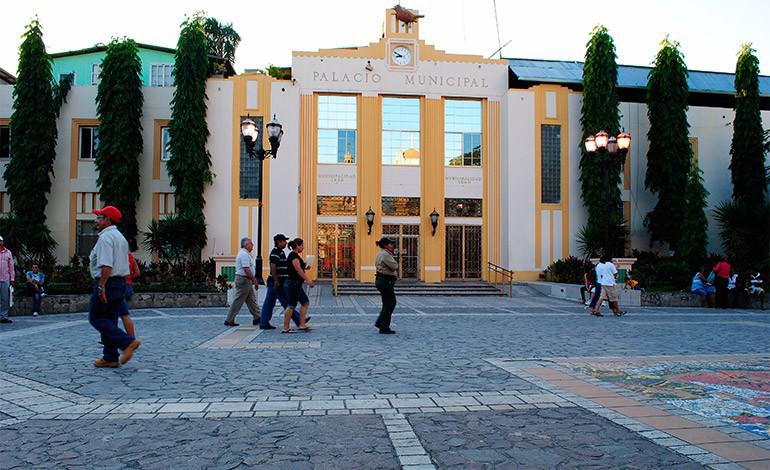 La revolución de Roberto Contreras en San Pedro Sula: La compra del hotel Sula, un gigantesco parqueo y demolerá la Municipalidad