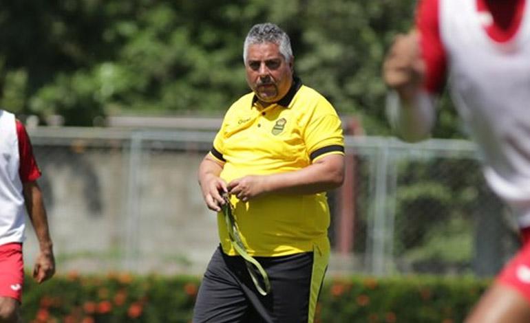 Más técnicos que años como presidente: los 13 entrenadores del Real España bajo la gestión de Elías Burbara