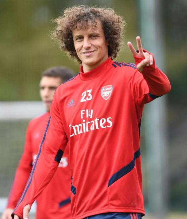 David Luiz jugará la Champions con 38 años: firmó con uno de los equipos más humildes y enfrentará a su ex