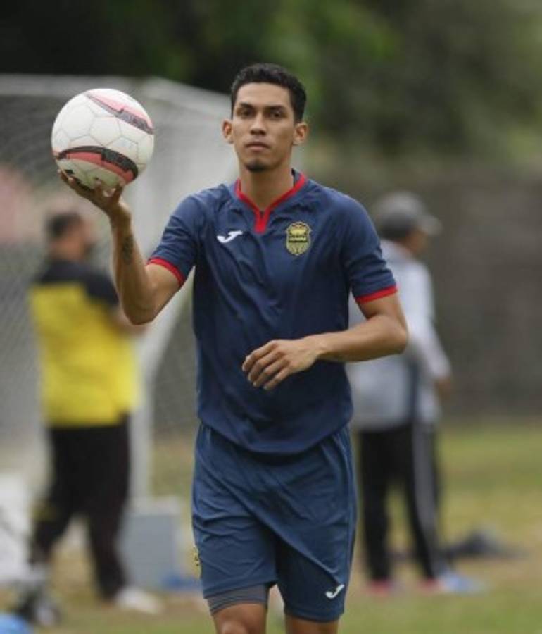 Martín 'Tato' García da su mejor 11 titular que dirigió con el Real España